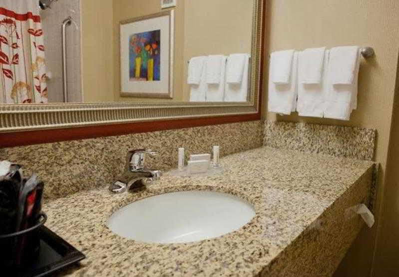 Готель Courtyard By Marriott Springfield Downtown Екстер'єр фото